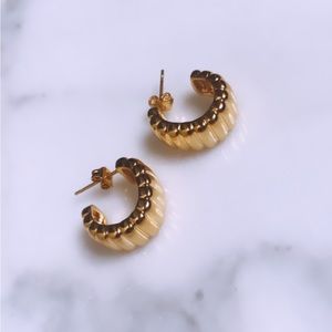 ✨18 Gold Brass Plated Hoop Earrings ✨
